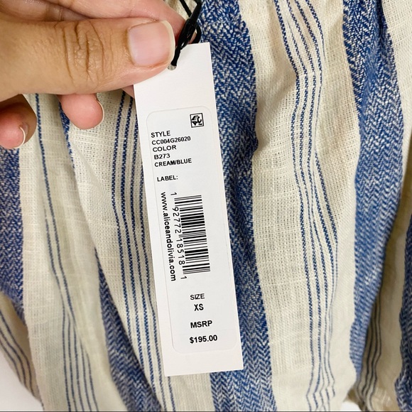 Alice + Olivia Celestia Flutter Sleeve Crop Top - Picture 6 of 10